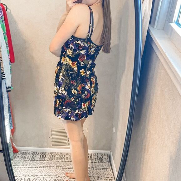 Urban Outfitters Mallory Velvet Mini Dress M - Picture 2 of 9